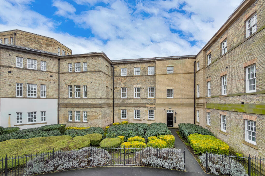 Main image of property: Parklands Manor, Wakefield, WF1