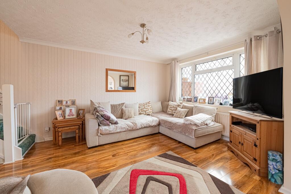 House in Luton - More