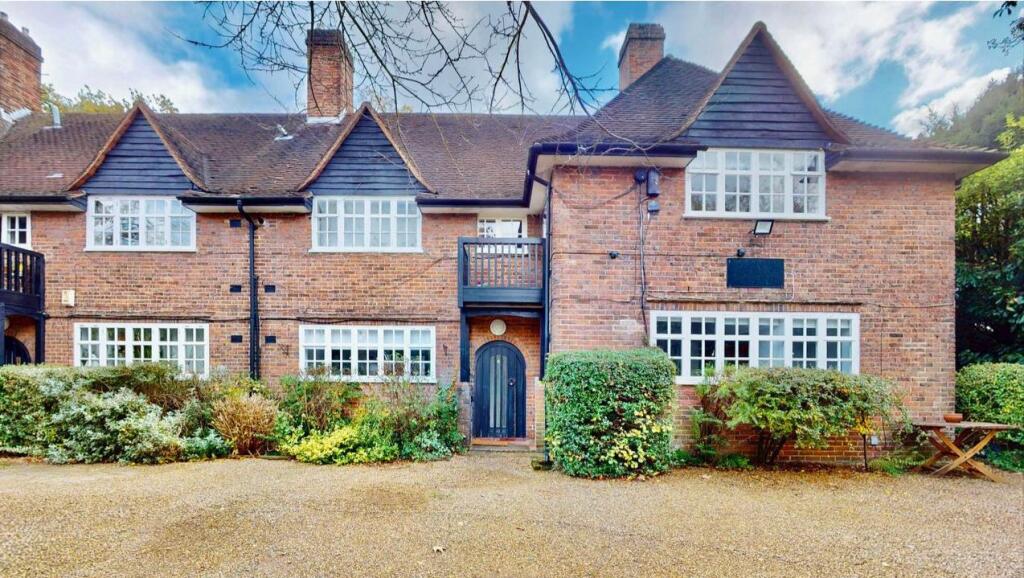 Main image of property: Flat 12 Barnett Homestead, Erskine Hill, Hampstead Garden Suburb, London, NW11