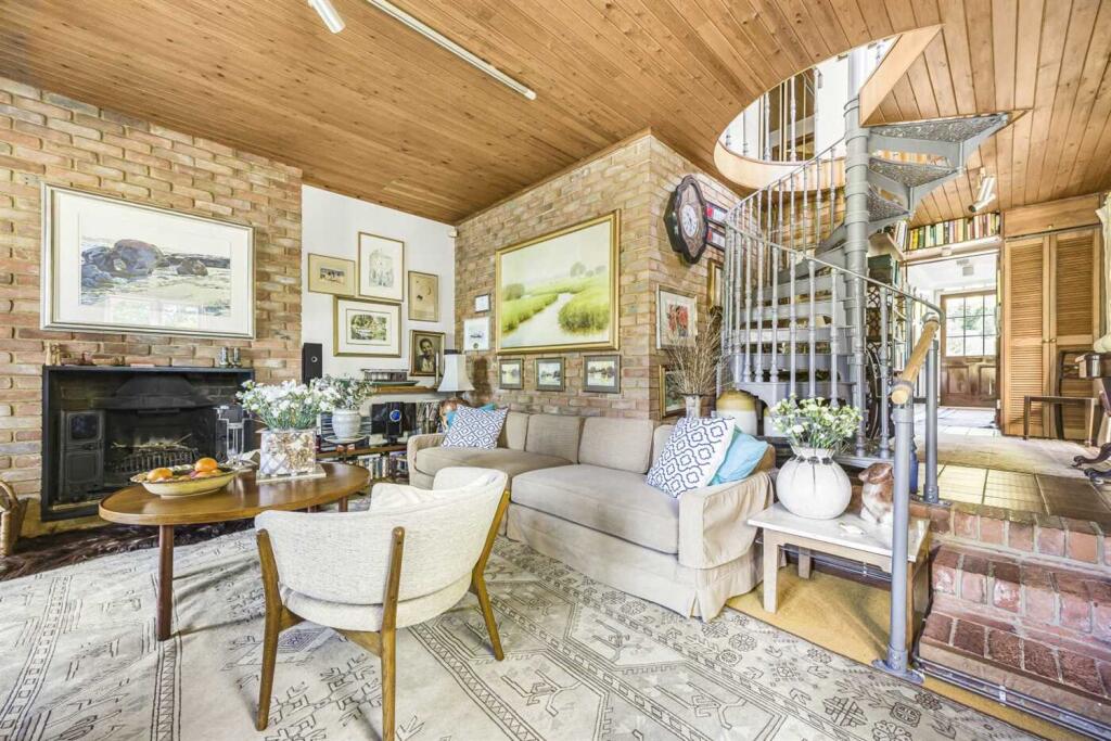 Henley Road, Wargrave photo 3