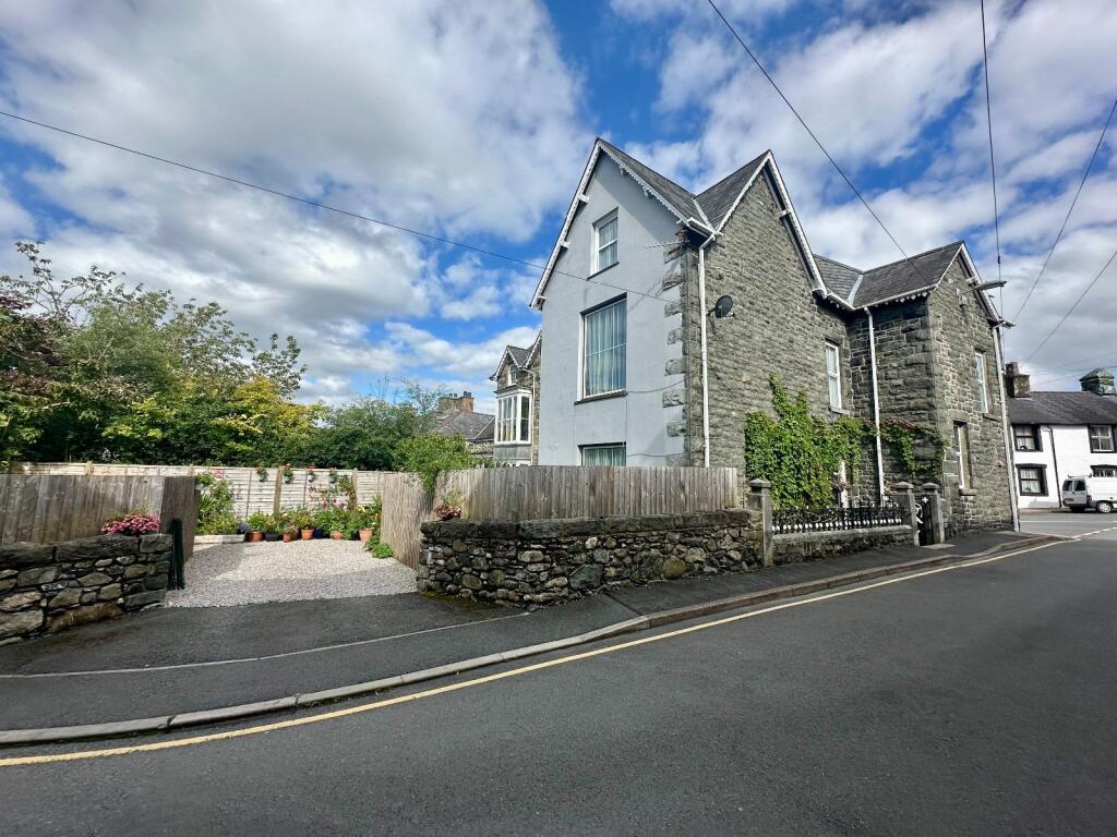 Main image of property: Bryngwyn, Springfield Street, Dolgellau, LL40 1LY