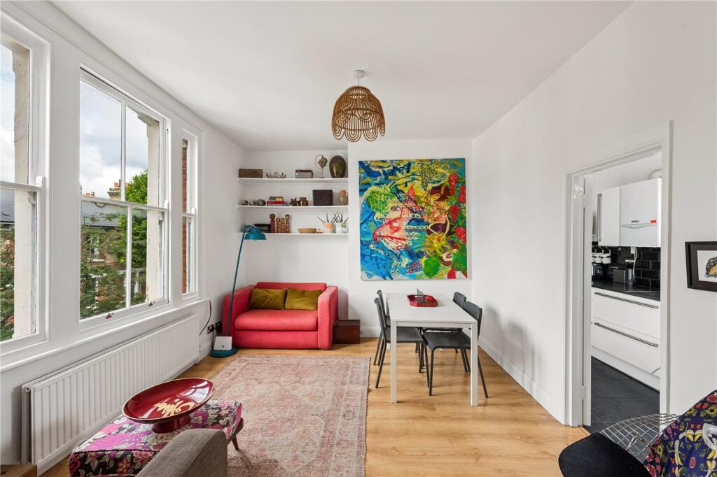 Apartment in London, Taverner Square, Highbury - View 2