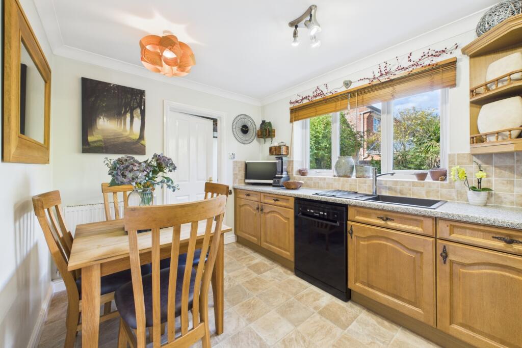 Russell Drive, Cowbit, Spalding, Lincolnshire, PE12 photo 5