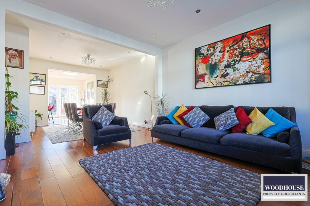 Dorchester Avenue, London, N13 photo 3