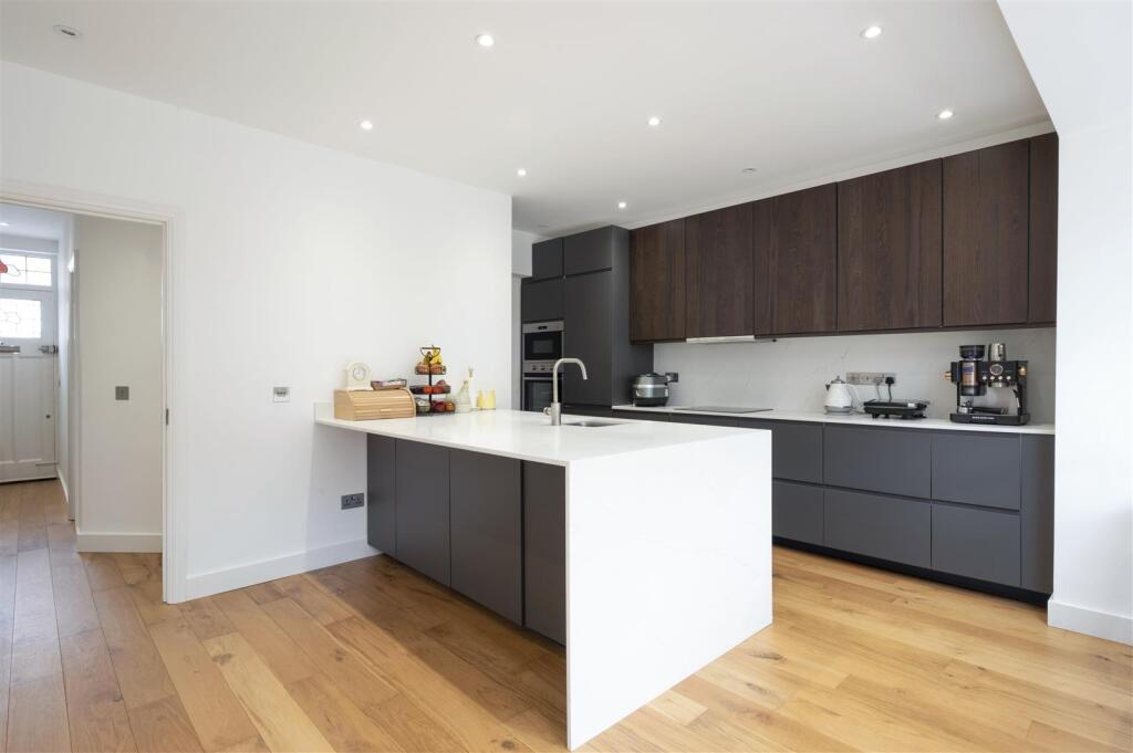 House in London, West Barnes - View 4