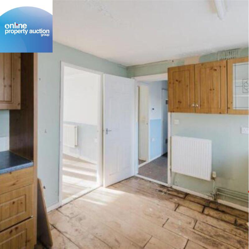 8 Matlock Drive, Grimsby, South Humberside, DN37 9LY photo 4
