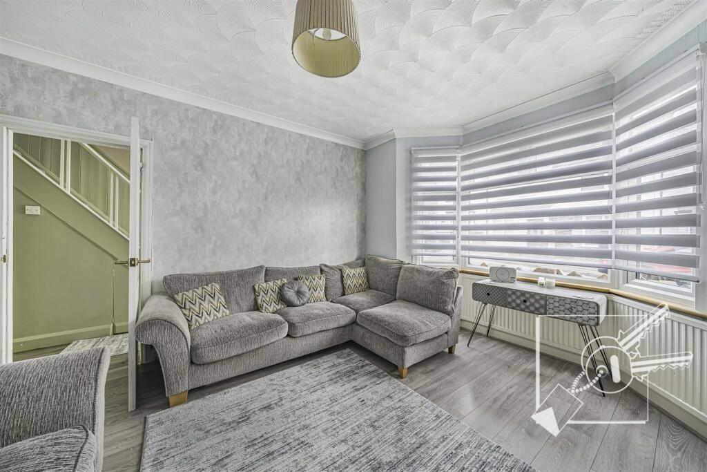 House in Dartford - More