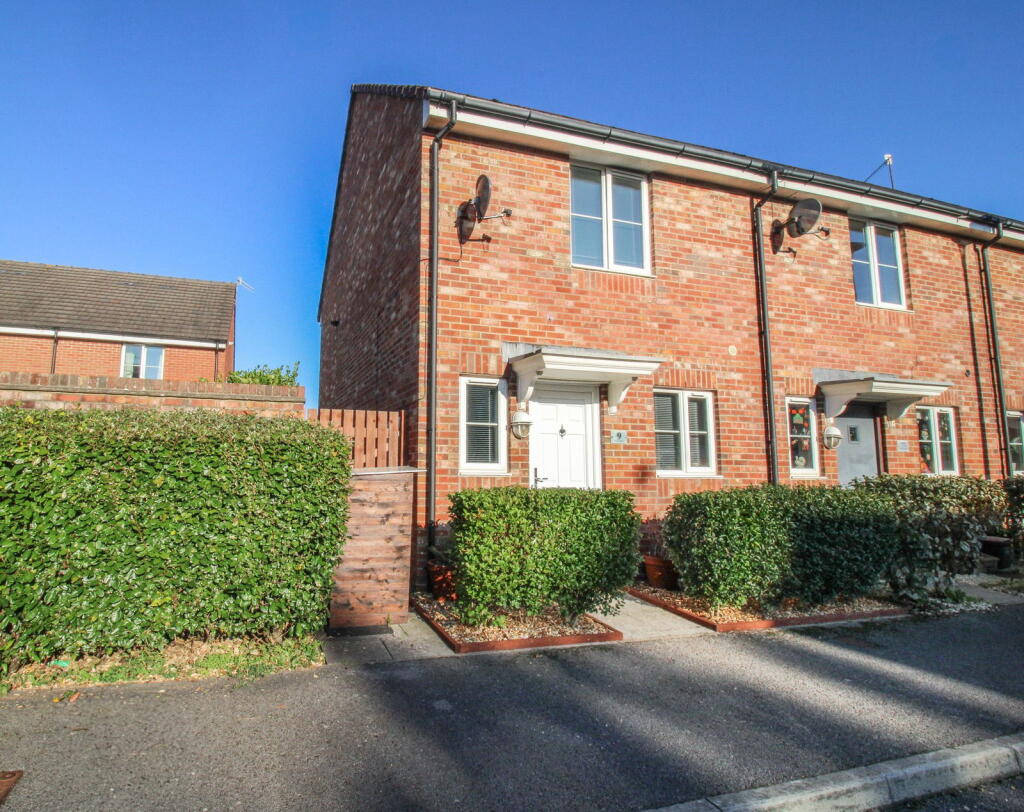 Main image of property: Biscay Drive, Portishead, Portishead, BS20 7GY