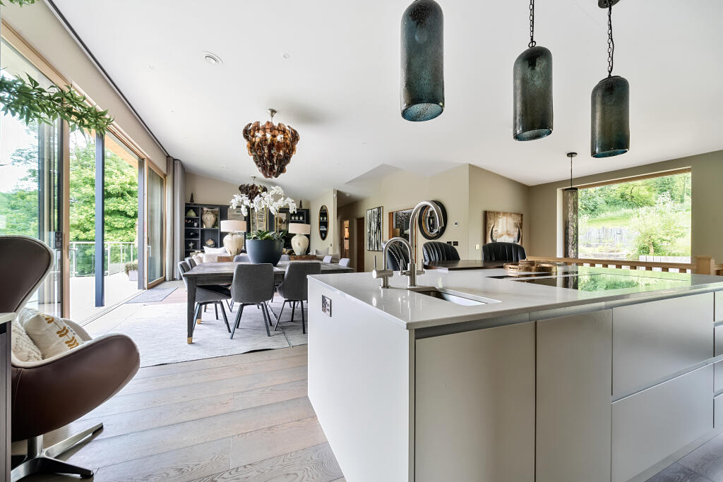The Fisheries, Wiltshire, SN11 - View 3