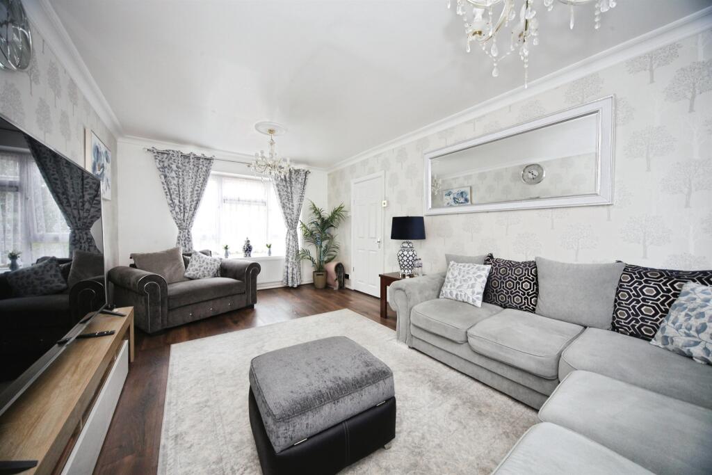 House in Luton - View 4