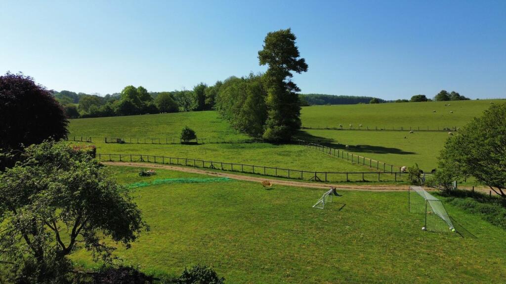Dene Farm Cottages, Lockeridge, SN8 4EP photo 2