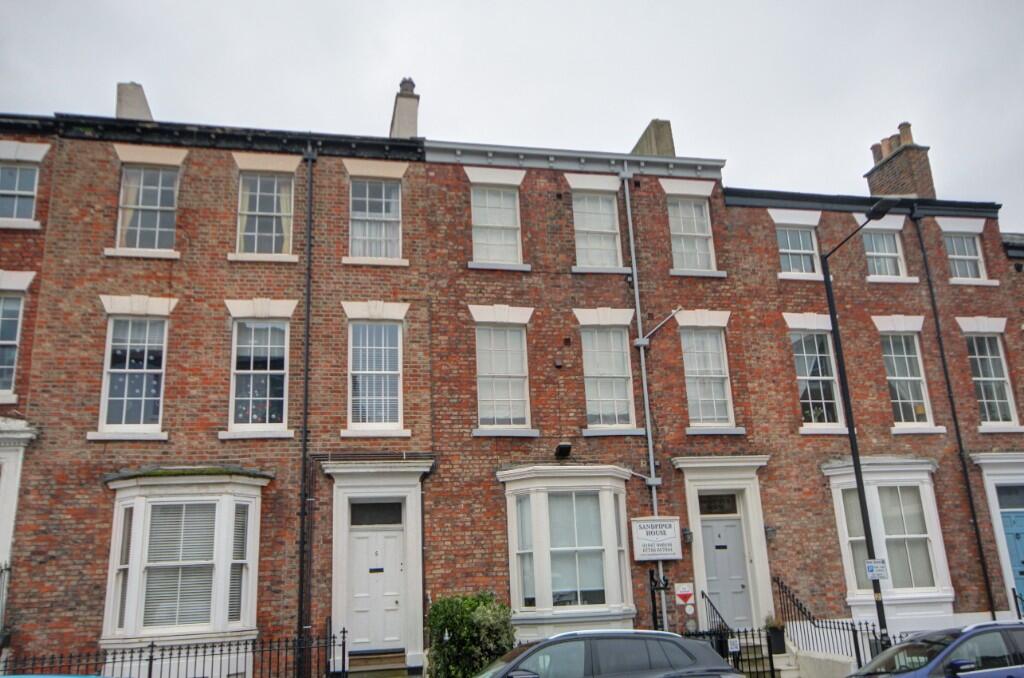 Main image of property: Flat 2, 5 Belle Vue Terrace, Whitby, North Yorkshire, YO21 3EY
