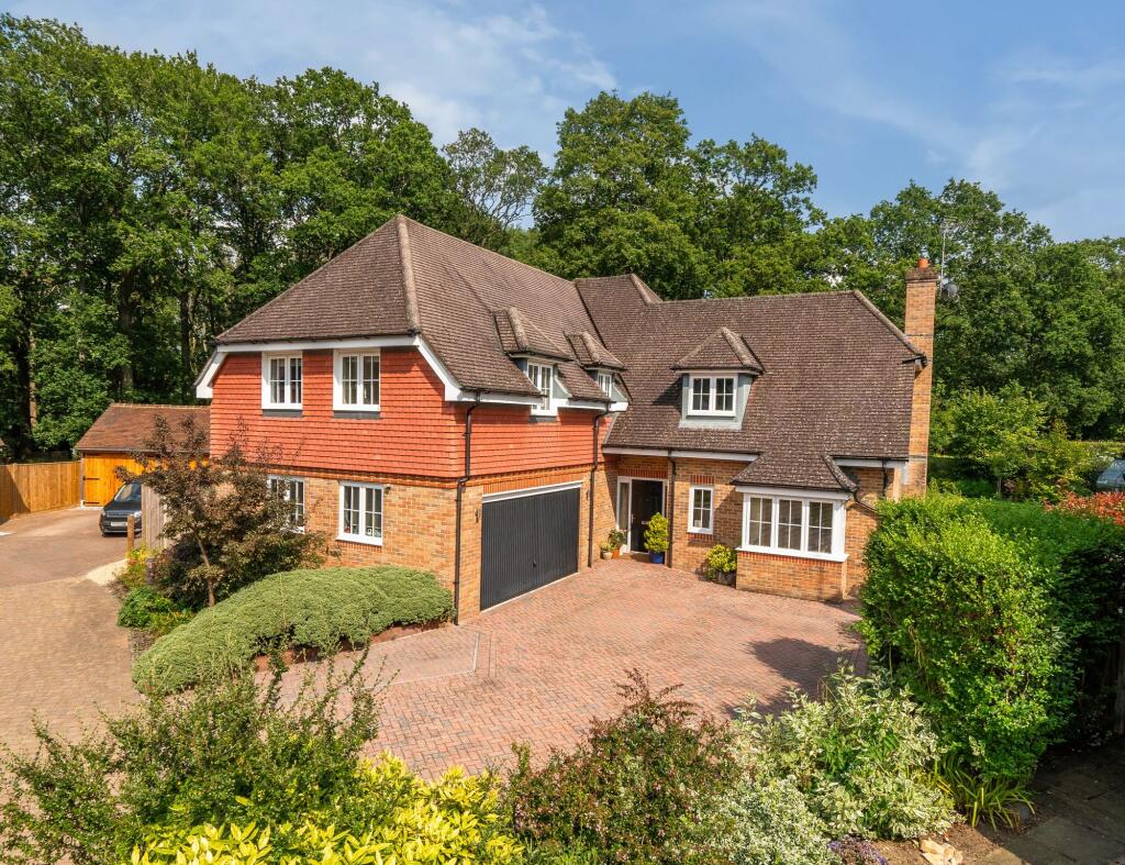 4-bed detached on Woodland Copse, Loxwood, RH14, £1,150,000