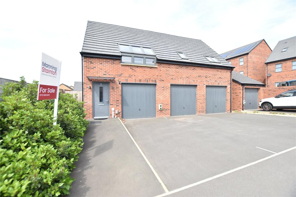 2-bed detached on Lilac Close, Seacroft, Leeds, West Yorkshire, £220,000