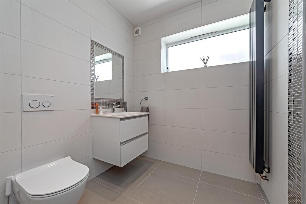 Additional image 16 of Batchwood Drive, St Albans