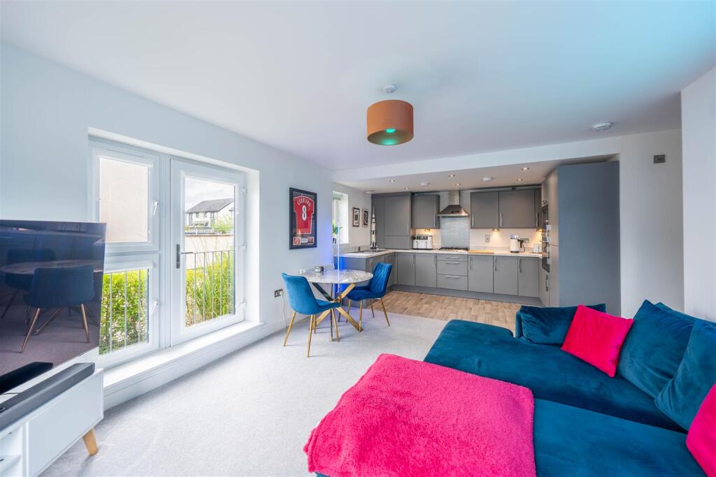 Apartment in Perth - View 5