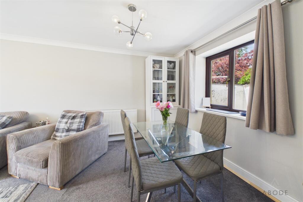 Station Road, Rolleston-On-Dove, Burton-On-Trent photo 4