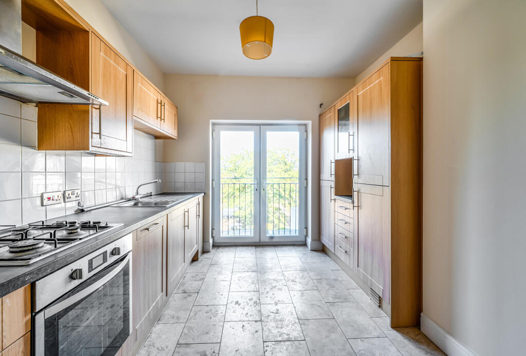 Apartment in Bristol - View 3