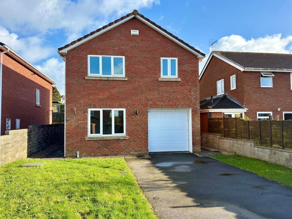 Main image of property: Austin Way, Porthcawl, Bridgend, CF36 5BF