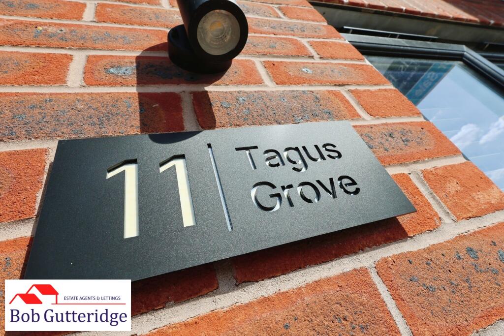 House in Stoke-on-Trent - View 2