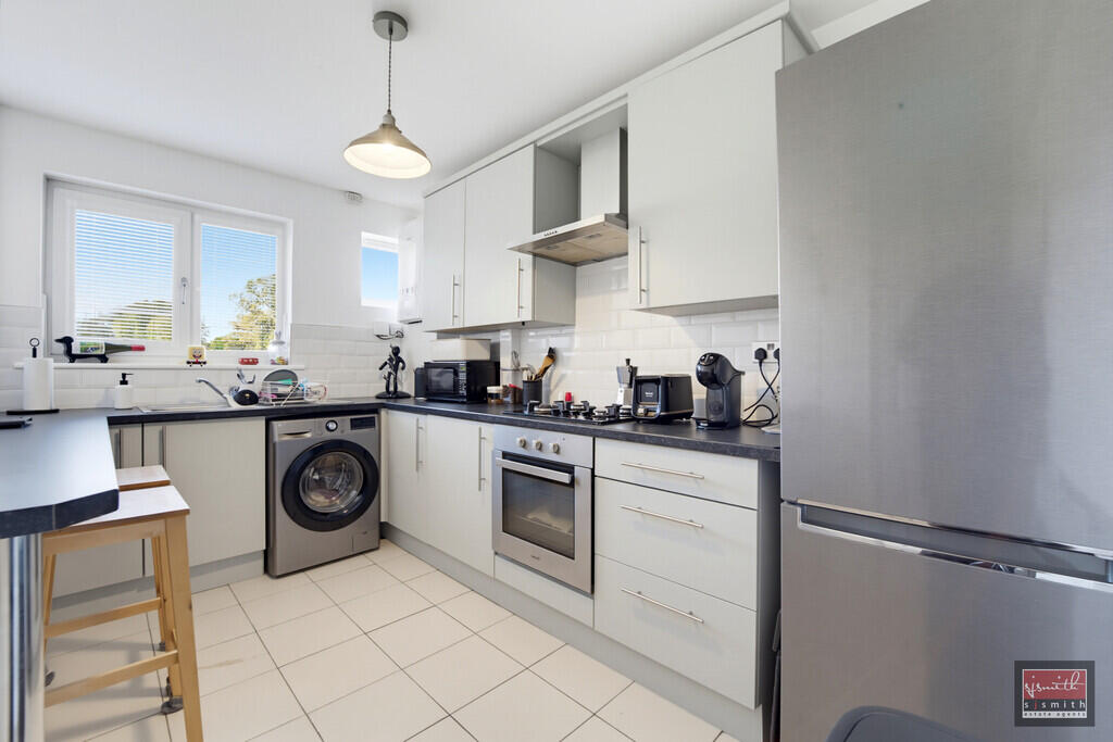 Apartment in Sunbury-on-Thames, Surrey - View 5