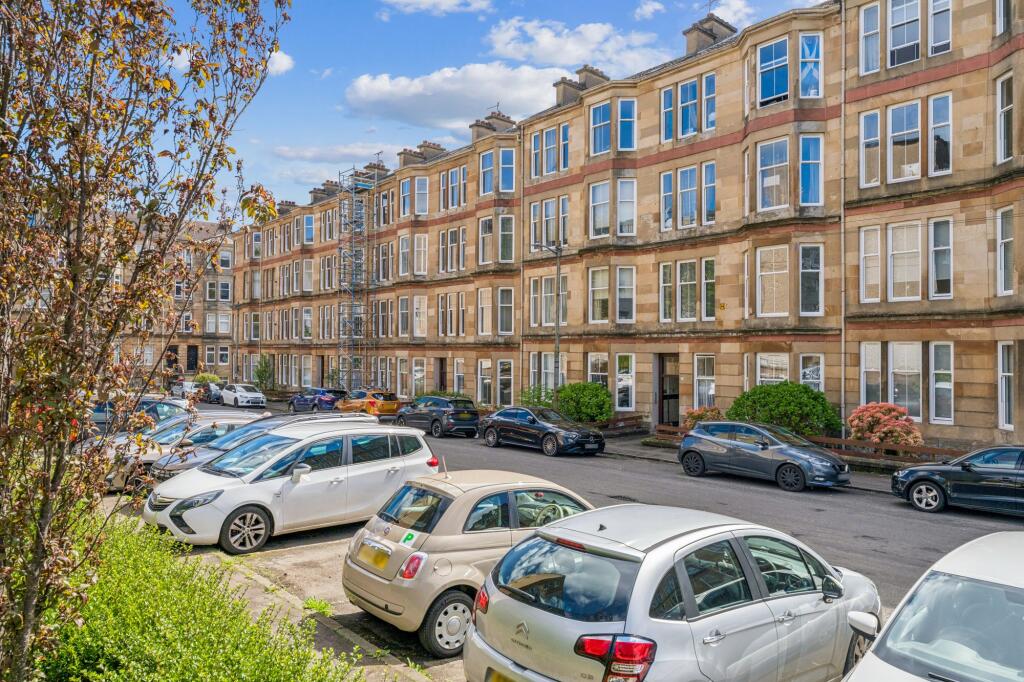 Main image of property: 116 Cumming Drive, Flat 0/2, Mount Florida, Glasgow, G42 9BW