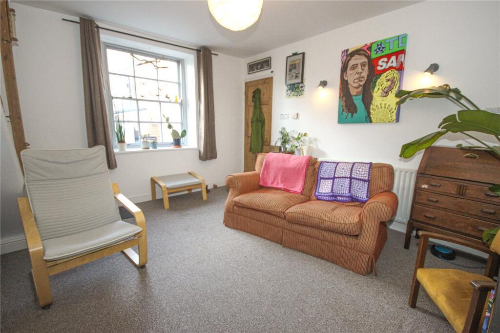 De La Pole Court, Fore Street, Seaton, Devon, EX12 photo 3