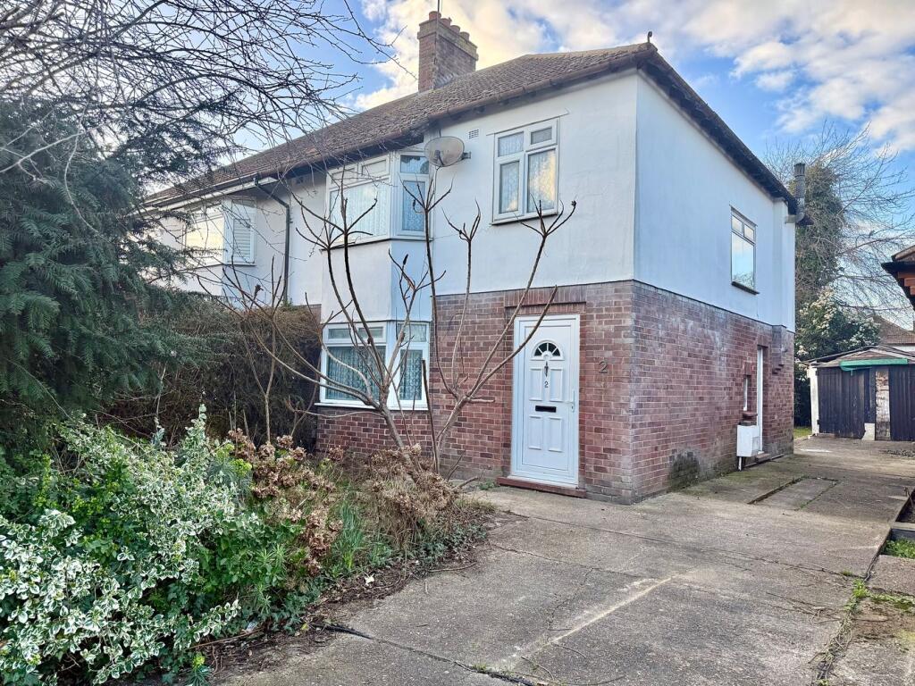 3-bed semi-detached on Dugard Avenue, Colchester, CO3, £325,000