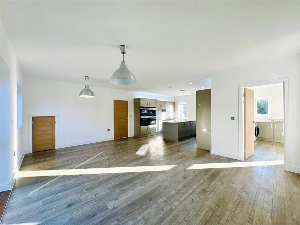 Archer Grove, Arborfield Green, Reading photo 2