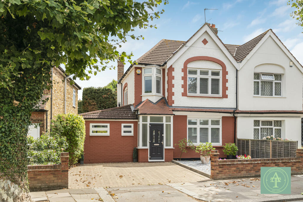Main image of property: Wellington Road, Bush Hill Park, Enfield, EN1