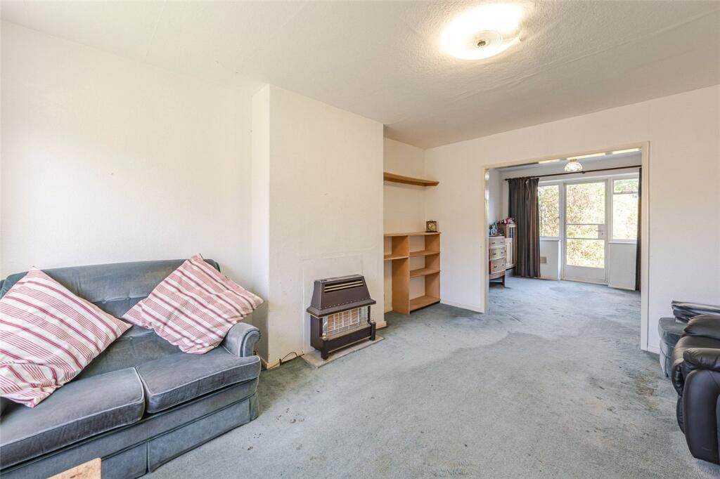 Stirling Avenue, Leamington Spa, Warwickshire, CV32 photo 2