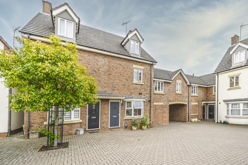 Main image of property: Vistula Crescent, Swindon, SN25