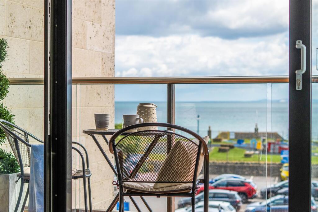Apartment in Bournemouth - More