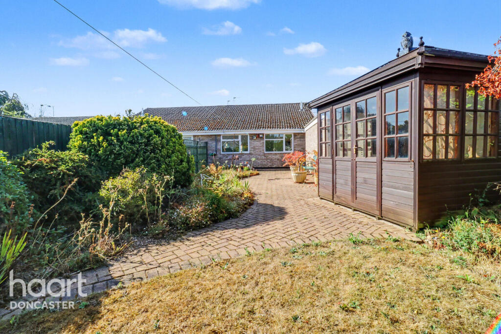 House in Doncaster, Armthorpe - View 4