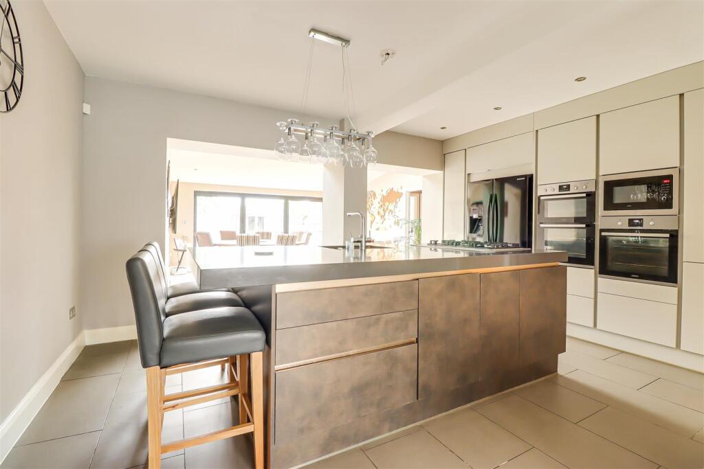 House in Southend-on-Sea - View 5