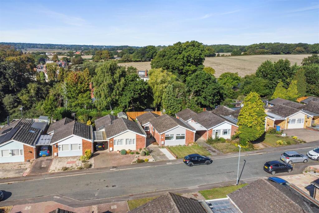 3-bed bungalow on Rowley Close, Brantham, £325,000