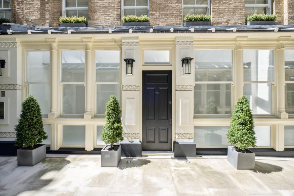 Main image of property: Pinks Mews, 
1-6 Dyer's Buildings, EC1N
