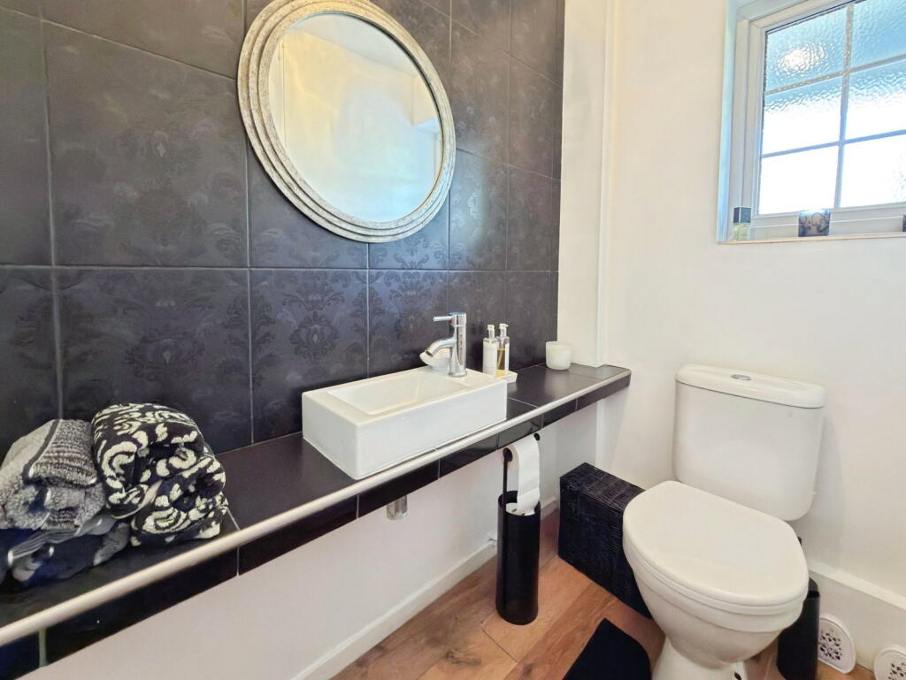 Llwynmawr close, Sketty, Swansea - View 6