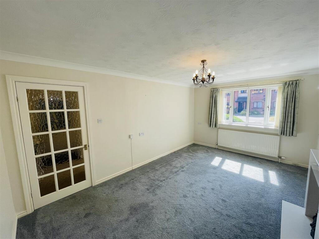 House in Heswall, Liverpool City Region - View 4