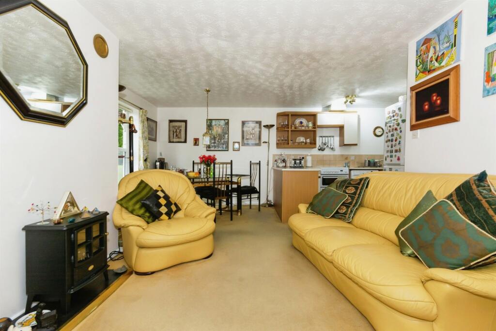 Apartment in Birmingham, West Midlands - More