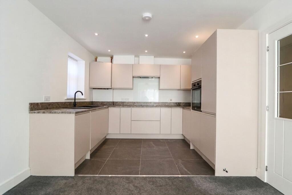 Apartment in Preston - More