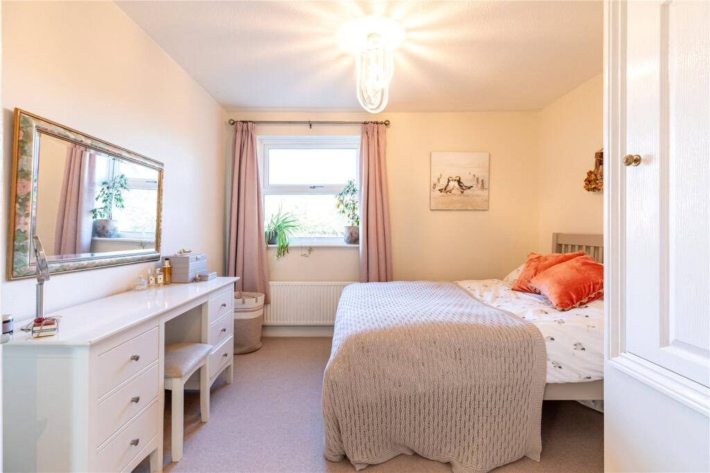 House in Newbury, West Berkshire - View 4