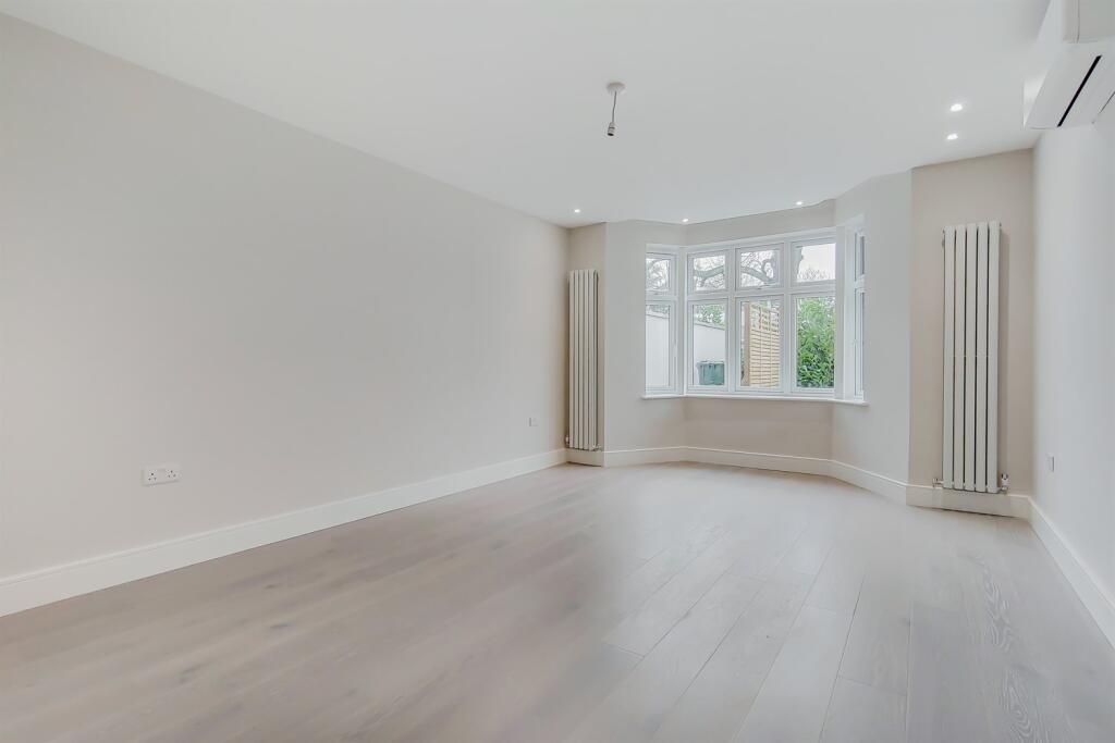 House in London - View 5