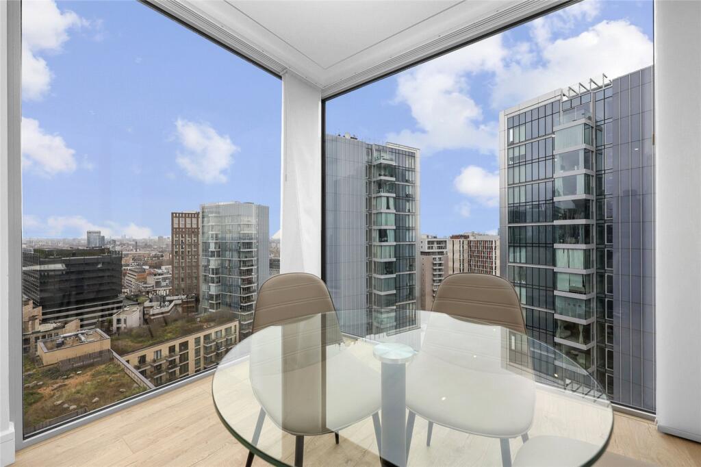 Main image of property: 14 Piazza Walk, E1
