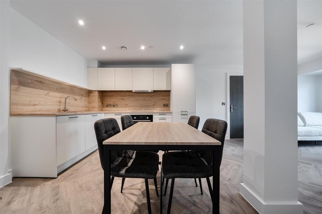 Apartment in Birmingham - More