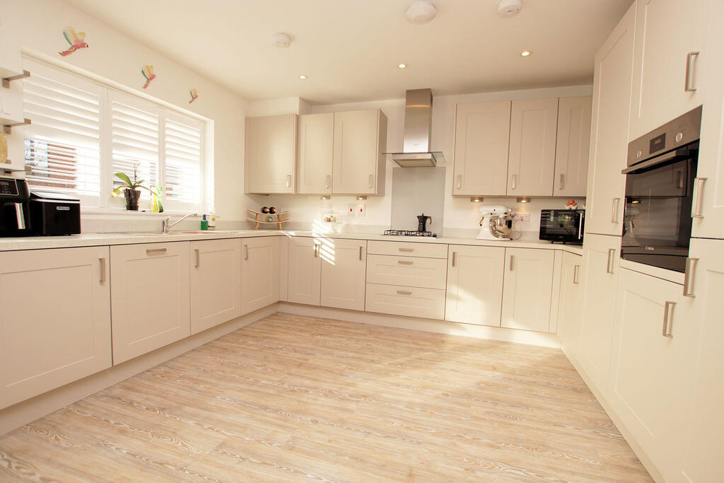 Archer Road, Lee-On-The-Solent, PO13 photo 4