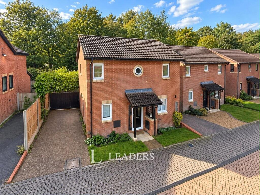 3-bed detached on Runford Court, Shenley Lodge, Milton Keynes, £395,000