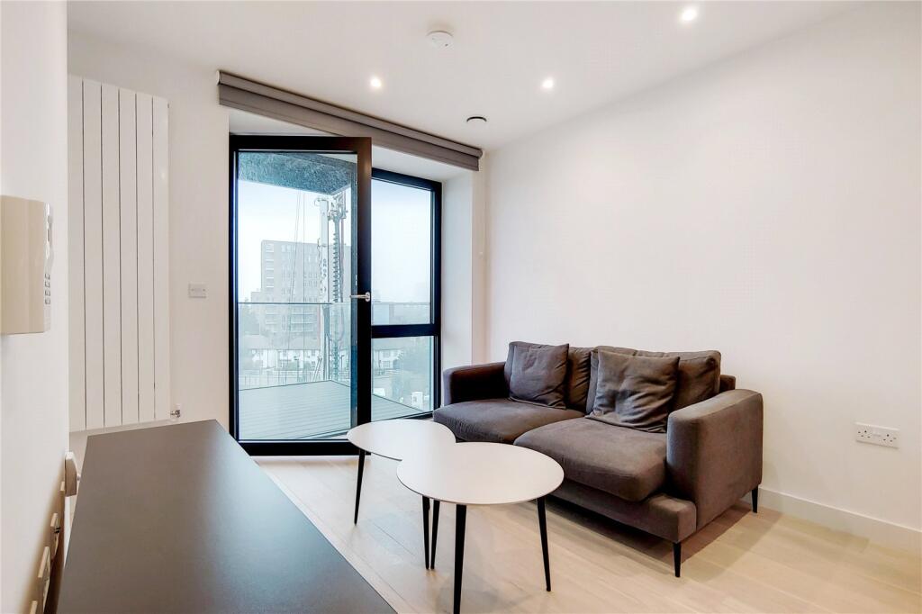 Main image of property: 30 Shipwright Street, London, E16