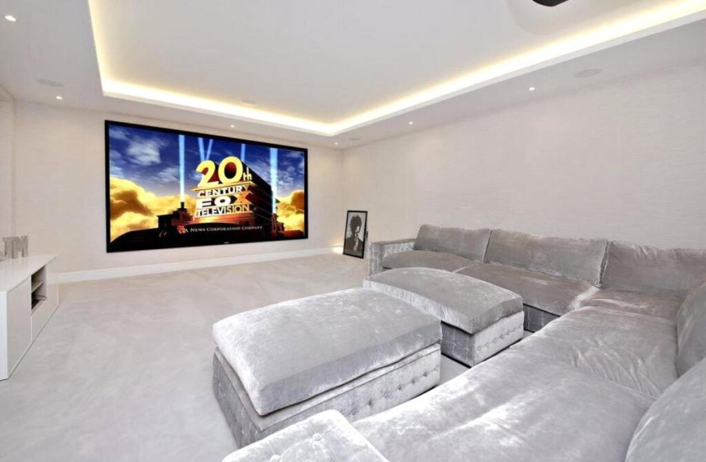 House in Watford - View 2