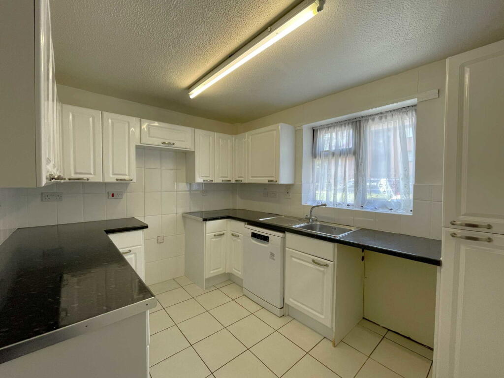 Apartment in Portsmouth, Hilsea - View 5